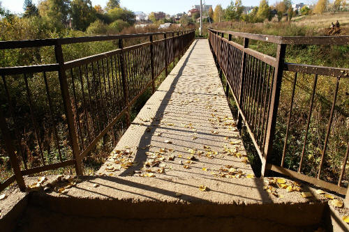 фотография 046 мост мостик через реку осень
