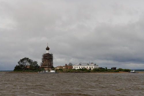 фотография 062 озеро кубенское остров спас-каменный церковь на острове