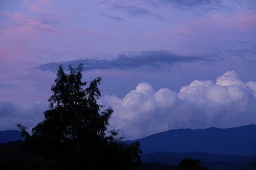 фотография 073 горы ночью облака закат