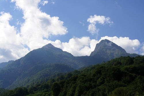 фотография 113 горные вершины горы в небе скалы